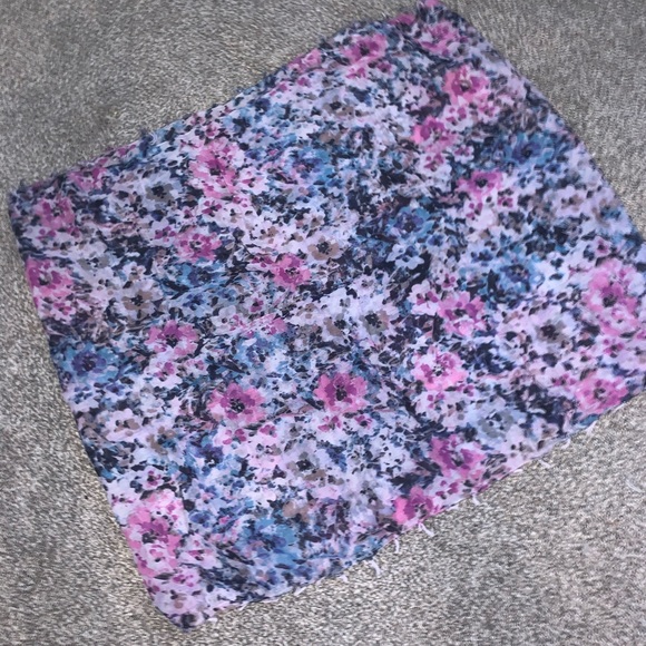 Scarf - Picture 2 of 4